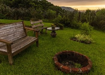 Área externa com fogo de chão