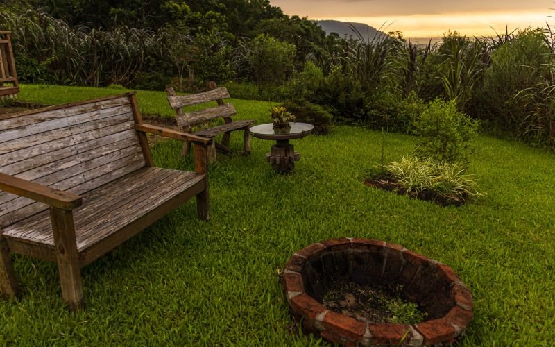 Área externa com fogo de chão