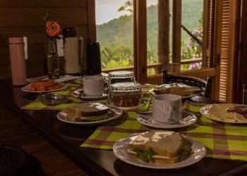 Café da manhã incluso.