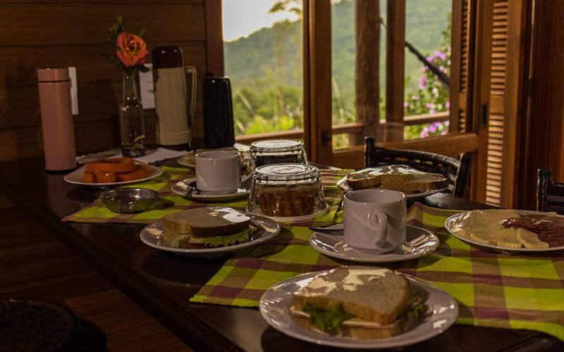 Café da manhã incluso.