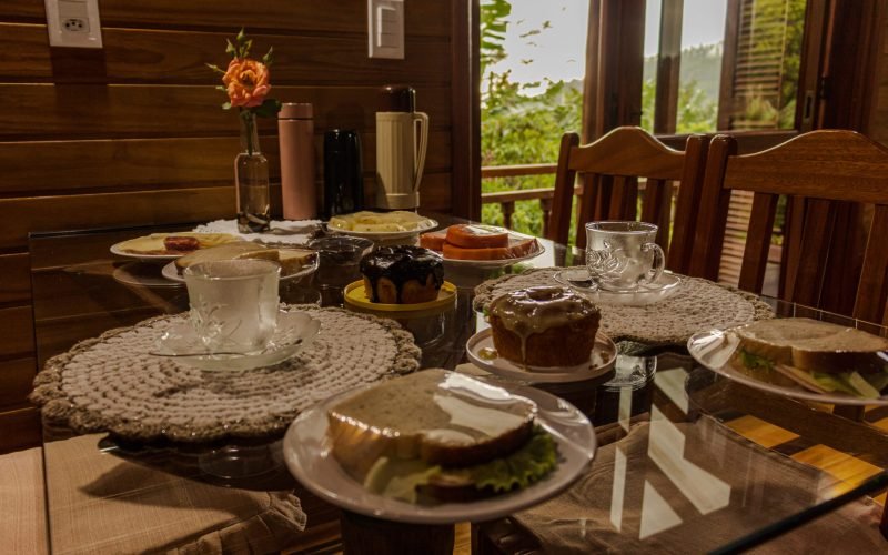 Café da manhã incluso.