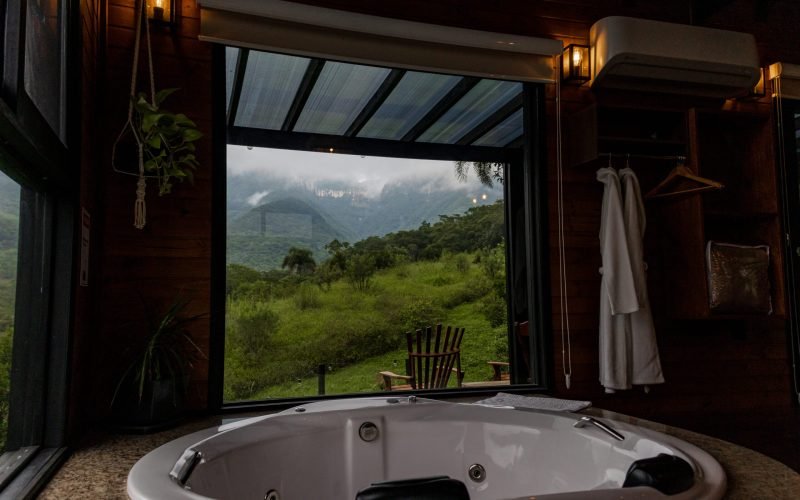 Jacuzzi com vista para o canyon.